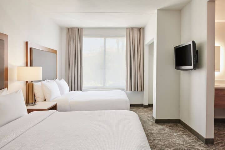 Room 5 of 25